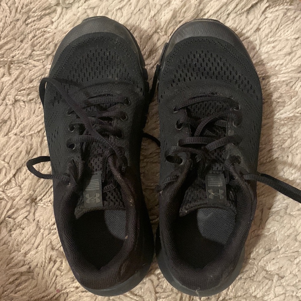 Under Armour Sneakers